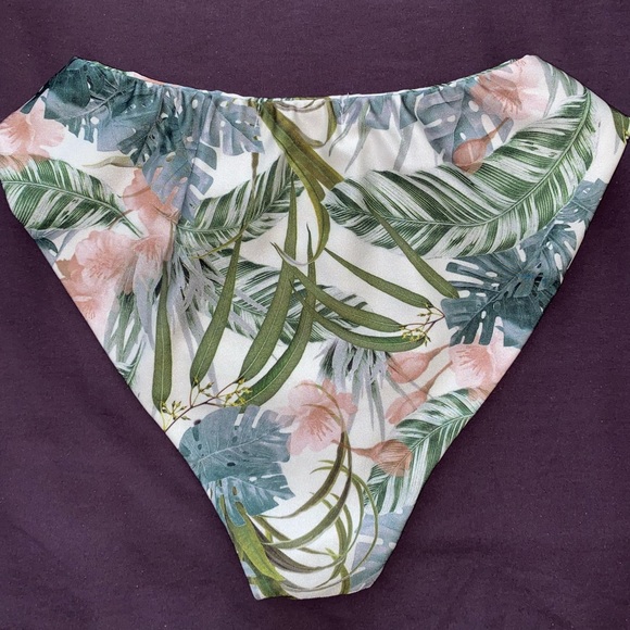 Pretty Little Thing Leafy Bikini Set - Picture 5 of 7